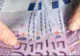 Un bătrân a găsit un rusac cu 13.700 de euro în el. Ce a făcut după aceea întrece orice imaginaţie