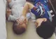 A postat pe internet o fotografie cu cei doi copii ai ei. Drama acestei familii te va face să plângi