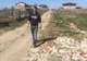 Şi-au reparat SINGURI strada din faţa casei. Acum au dosar penal - se întâmplă în România!