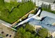 Imaginea bizară surprinsă din dronă. Avionul supersonic "ascuns" în spatele blocului