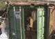 A transformat o ghenă de gunoi într-o căsuţă cochetă