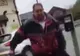 Trecătorii, uluiți. Ce animal a scos la plimbare pe stradă acest bărbat. "Îl ducea ca pe un câine"