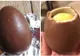 Copilul nu reușea să desfacă oul cu surprize. Când mama l-a ajutat, ȘOC: a găsit asta înăuntru!