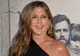Rochia neagră purtată de Jennifer Aniston la care visează toate femeile 