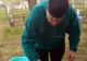 Caz revoltător în Vaslui! Un preot a încins grătarele în cimitir, printre morminte