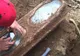 Au găsit un sicriu și l-au deschis! Ce era înăuntru i-a lăsat împietriți