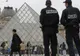 Alertă la Paris! Poliția franceză a evacuat esplanada din fața Luvrului - UPDATE