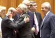 Cozmin Guşă: Un spectacol jalnic cu Juncker. A câştigat inima tuturor divelor din politica românescă