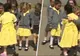 Reacţia uimitoare a unor fetiţe de 7 ani când o văd pe prietena lor cu o proteză pentru picior