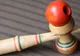Cum recunoşti o kendama originală. Detaliul care îţi arată că ai aruncat banii pe geam