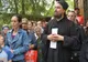 Un preot „schismatic“ refuză să-i împărtăşească pe posesorii de card de sănătate