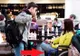 S-au cunoscut pe internet, dar ea a venit într-un scaun cu rotile! Reacţia? Vei rămâne uimit