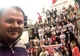 El este cel mai tare şef din lume! Îşi duce angajaţii în vacanţe şi îi aşteaptă mereu cu surprize 