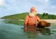 Adevăratul Robinson  Crusoe - e un fost milionar care trăieşte singur pe o insulă. Ce îi lipseşte