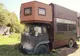 Au găsit un camion părăsit şi l-au transformat în CASTEL. Odată deschise uşile, e o lume de vis