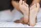 Cinci remedii naturale care repară pielea călcâielor