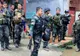 Aproximativ 200 de combatanți înarmați s-au baricadat într-o școală din Filipine