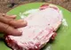 Toarnă bicarbinat de sodiu pe carnea crudă! Este adevăratul secret al bucătarilor