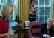 Flirt în Biroul Oval. Donald Trump a întrerupt o conversaţie telefonică când a văzut-o