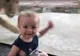 Reacţia ADORABILĂ a unui bebeluş la Zoo, atunci când un leu vrea să îl atace