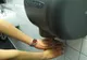De ce NU E BINE să folosești uscătoarele de mâini din toaletele publice. E mai rău decât crezi