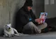 Un om sărac a intrat în restaurant: "Ce pot cumpăra cu 2 lei?". Răspunsul l-a lăsat în lacrimi