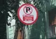 Se întâmplă în România! Un om de afaceri și-a făcut propriul indicator rutier 