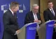 VIRAL. Junker a respins un telefon al lui Merkel. ”E soția mea..Ba nu, era doamna Merkel" 