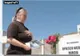 Sentinţă uimitoare pentru o bătrână din Timiş. Ce mesaj a scris pe crucea mormântului fiului său