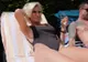 A vrut s-o abordeze la piscină. A mers la ea, femeia s-a ridicat. A văzut cine e, bărbatul a fugit