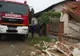 Nenorocire într-o familie din Timiş! Doi bărbaţi, grav răniţi, după ce zidul unei case s-a prăbuşit