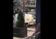 VIDEO. Scene șocante la Brăila. Trecătorii, amenințați cu un cuțit de un individ