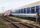 Bărbat grav rănit de o locomotivă, după ce a traversat calea ferată printr-o zonă interzisă