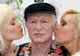 Ce au văzut lângă cripta în care fi îngropat Hugh Hefner, fondatorul Playboy. Au încremenit