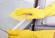 Trucul genial care te va scăpa de mirosul neplăcut din frigider pentru totdeauna