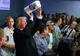 SUPRAREALISM. Trump aruncă prosoape sinistraților din Puerto Rico și le spune că sunt norocoși