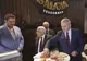 Dragnea s-a întâlnit cu fiul şi fiica sa, la Indagra: "Staţi să o pup pe fiica mea! Ea e cea reală"