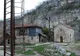 Un călugăr a construit cea mai inedită biserică din lume: pe o stâncă, la 45m înălţime. Cum arată