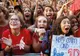 Adevărată fan-atică: a țipat până i-au cedat plămânii