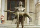 Statuia împăratului Traian care ţine lupoaica în braţe a fost vandalizată: animalul, fără coadă