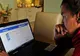 A accesat ILEGAL contul de Facebook al iubitei sale și a intrat în închisoare. Ce pedeapsă a primit