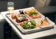 Singurele două alimente pe care ar trebui să le mănânci în timpul călătoriei cu avionul
