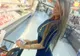 Au dat-o afară din hipermarket din cauza vestimentaţiei de la brâu în jos. Părinţii s-au plâns