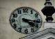 Auzea un ticăit de ceas în pereţii casei şi credea că cineva drag va muri. Ce era de fapt acel sunet