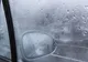 Cum se dezgheaţă şi dezaburesc mai repede geamurile