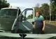 Codul Rutier, încălcat cu BÂTA. Poliţist agresiv din Bucureşti, filmat în trafic - REACŢIA poliţiei