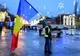Scandal în Piața Victoriei. Schelele târgului de Crăciun, DEMONTATE de protestatari