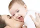 Până la ce vârstă ar trebui bebeluşii să doarmă cu mama lor