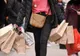 Metoda secretă prin care comercianţii te fac să cumperi mai mult decât ţi-ai propus