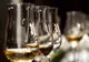 Istoria nebănuită a șampaniei. Doar vinurile produse într-o zonă poartă denumirea ”champagne”